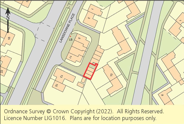 Lot: 31 - STORE BUILDING WITH POTENTIAL -
